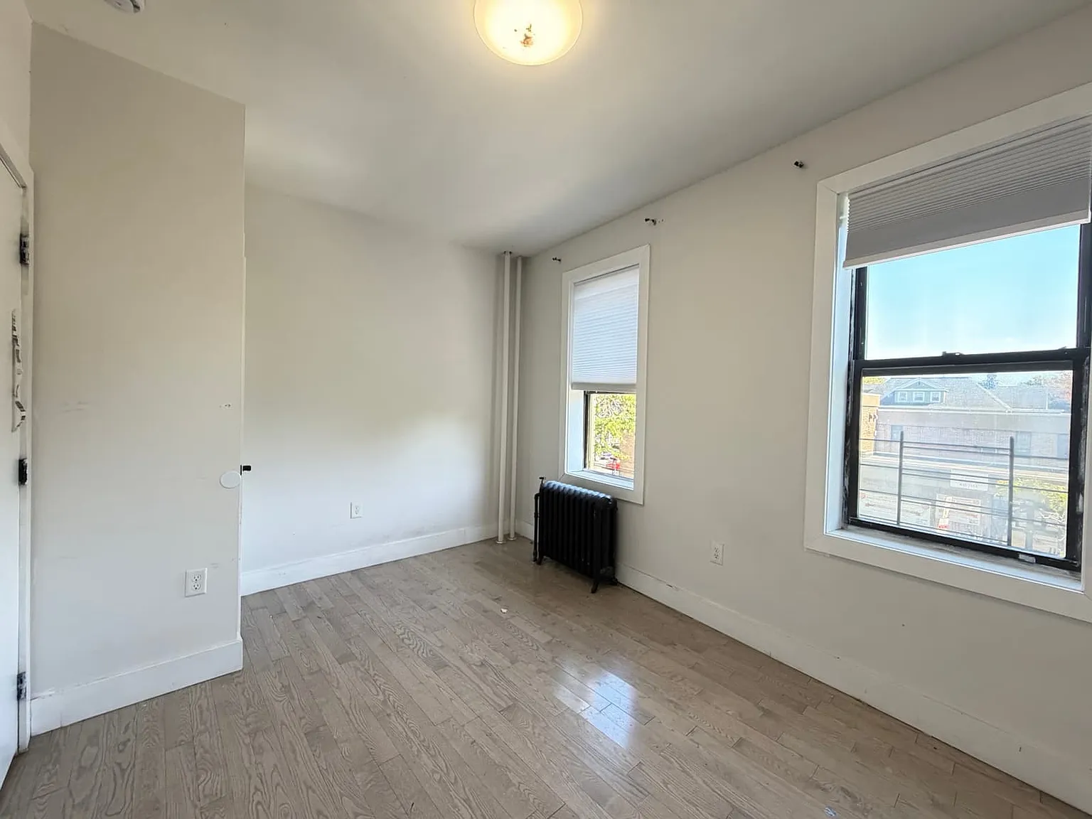 3 bed, 1000 sqft, $2,375 — Photo 3