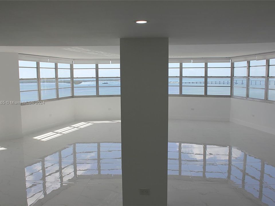 1st image of 905 Brickell Bay Dr APT 1927
