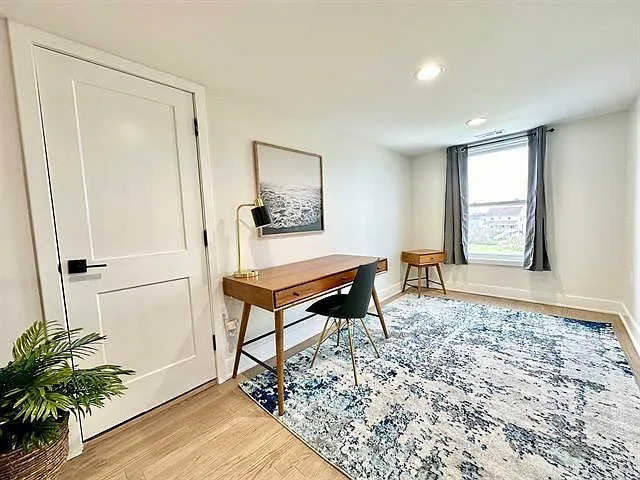 136 Lincoln Dr — Photo 28