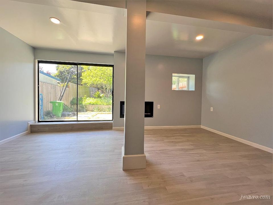 1st image of 552 Girard St #2