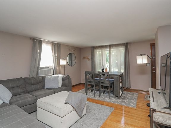 4th image of 41 Rosedale Ave