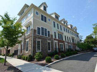 1906 N Vance St, Arlington, VA 22201