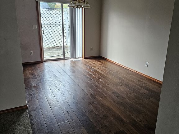 3rd image of 504 N Granite Ave