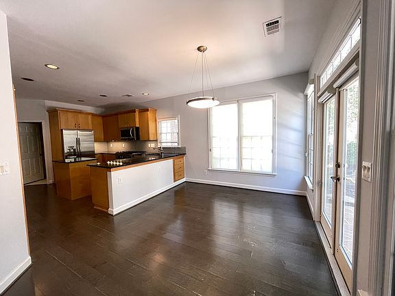 Breakfast and Kitchen