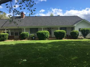 689 Ararat Rd, Pilot Mountain, NC 27041