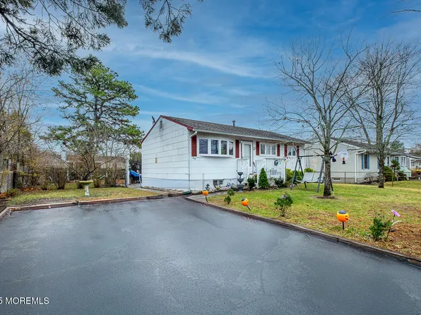 28 Baylor Street, Toms River, NJ 08757