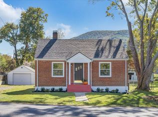 1119 Gearhart Rd SE, Roanoke, VA 24014