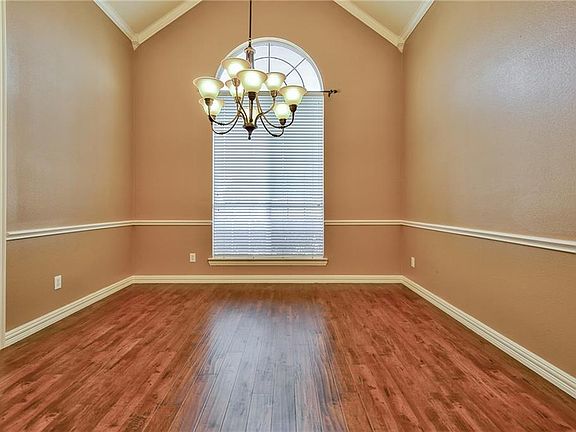 4th image of 8001 Hazeltine Dr