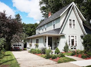 129 E 1st St, Gillett, WI 54124