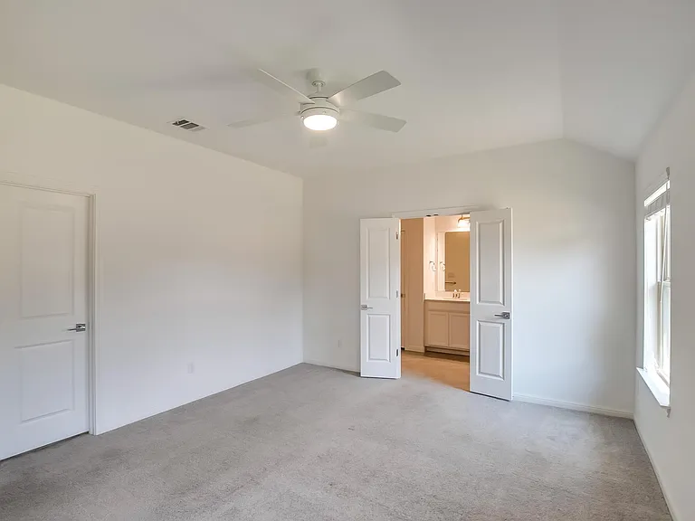 105 Meadow Wood Cv — Photo 12