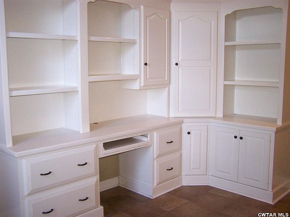 5th image of 15 Blackberry Hill Cir