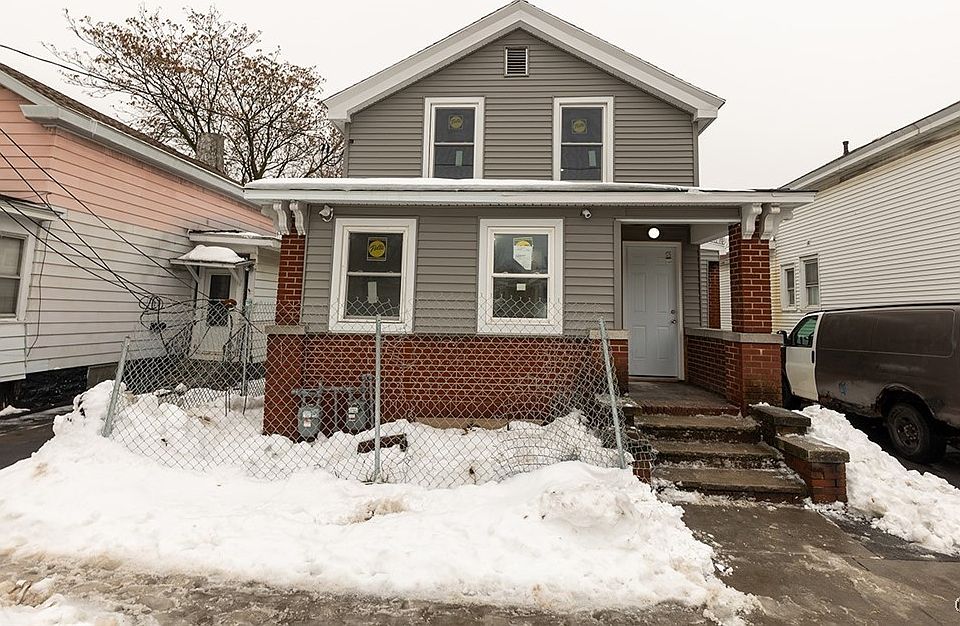 1st image of 1021 Park St
