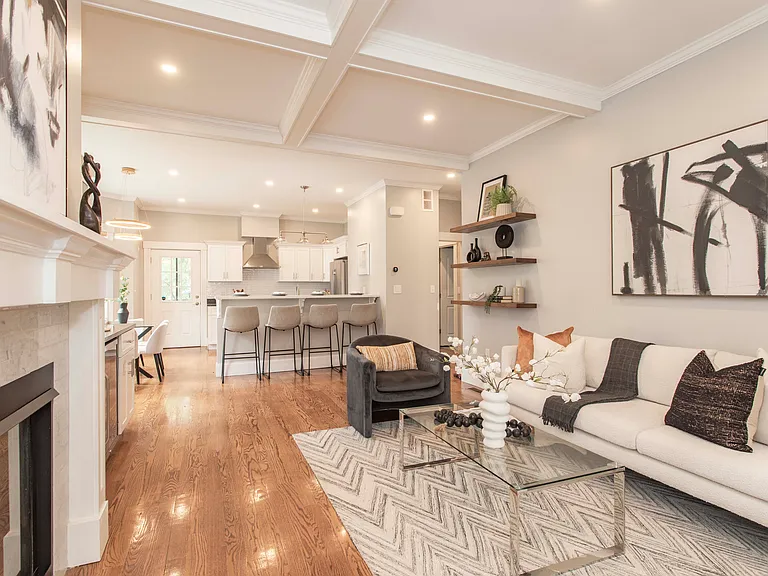 40 Harvard St #A — Photo 2