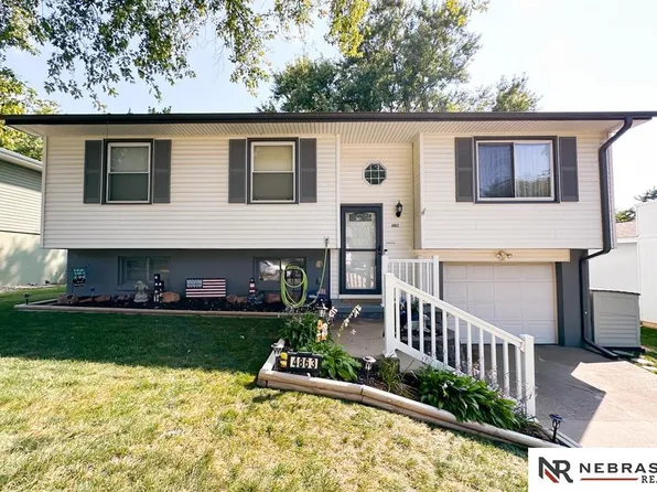 4863 O St, Omaha, NE 68117