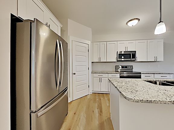 5th image of 408 Charity Ln