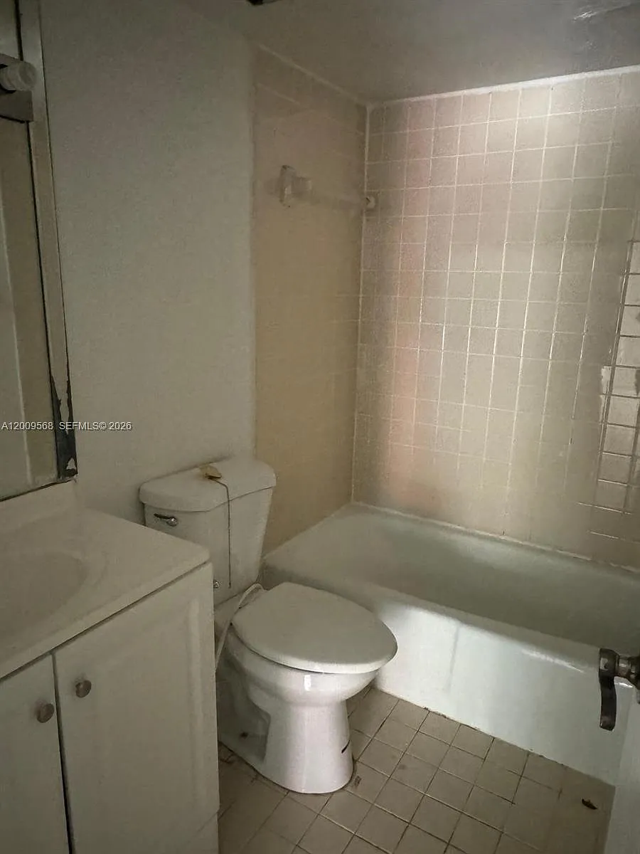 Building Photo - 18111 NW 68th Ave #F106