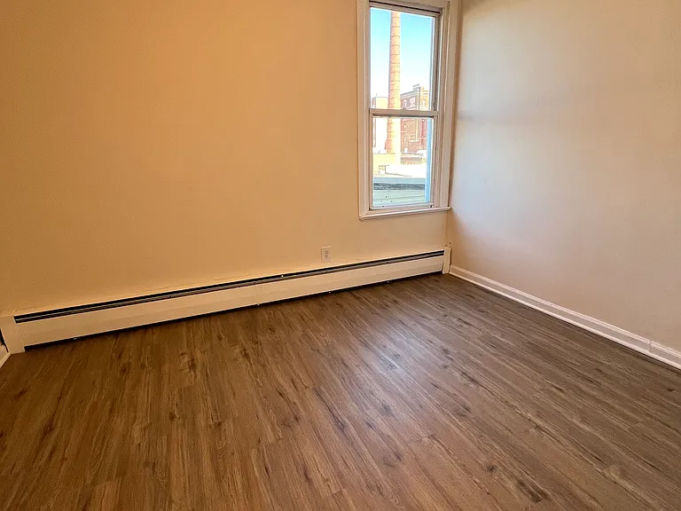 618 Broadway #4 — Photo 9