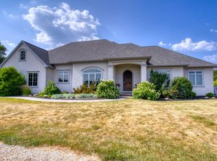445 S Franklin St, Toulon, IL 61483