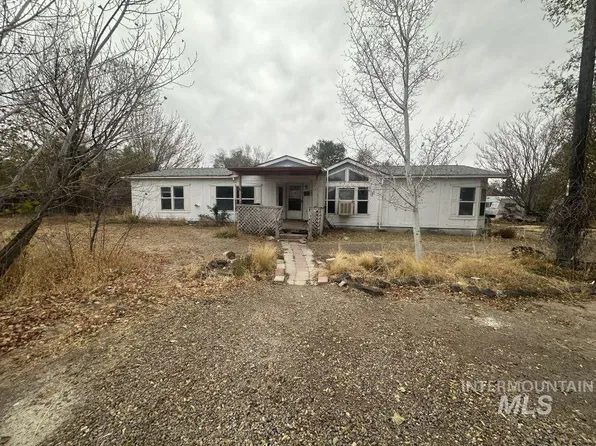103 NE Menagerie Dr, Mountain Home, ID 83647