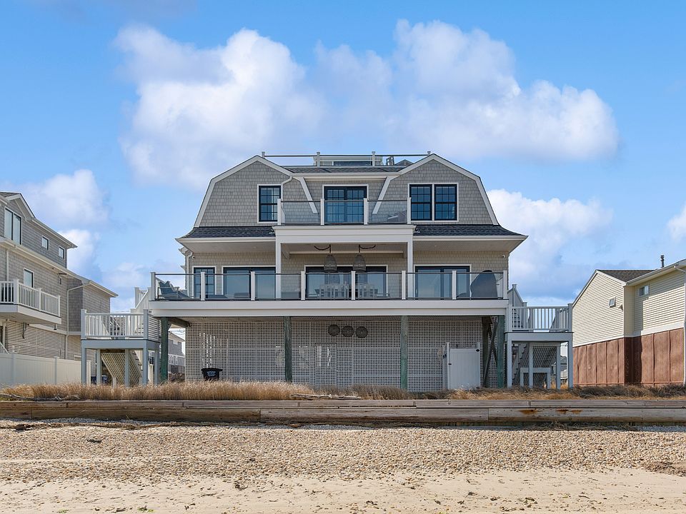 1st image of 39 Shinnecock Rd