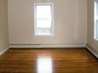 85 West St, West Warwick, RI 02893