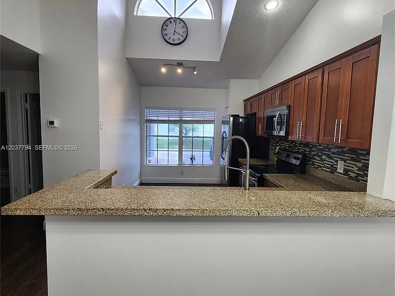 10180 Fanfare Dr — Photo 6