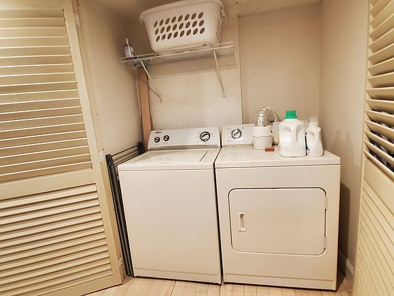 2nd image of 600 NE 36th St #Penthouse 26