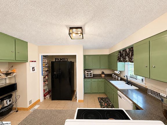 2nd image of 220 Millwood Ln
