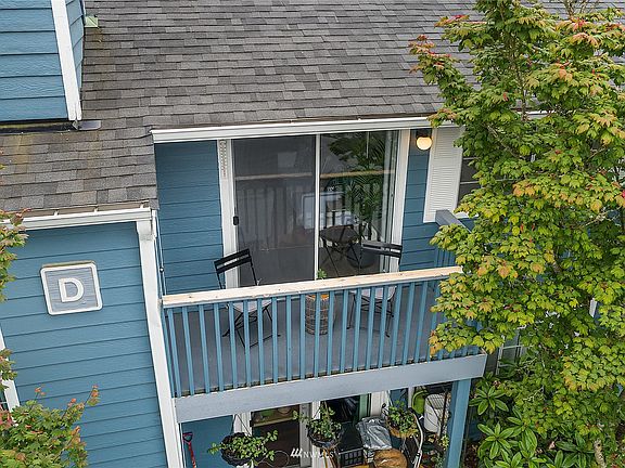 4th image of 16817 Larch Way #D-203