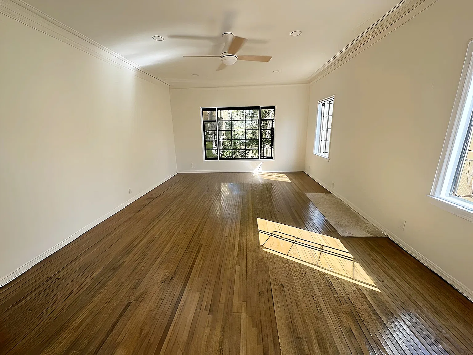 2 bed, 1200 sqft, $2,595 — Photo 2