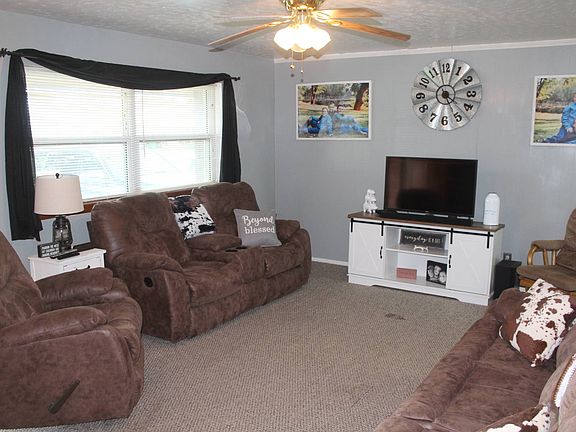 3rd image of 512 N Meramec Dr