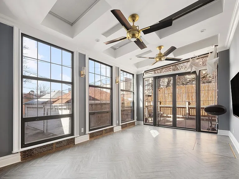 22 Ludlam Pl #1 — Photo 1