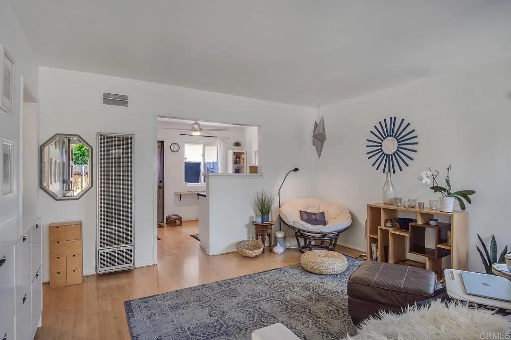 2 bed, 654 sqft, $3,600 — Photo 2