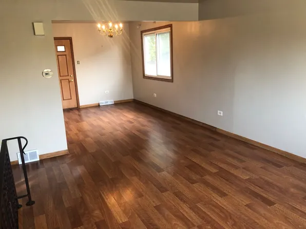 5041 Forster Ave, Schiller Park, IL 60176