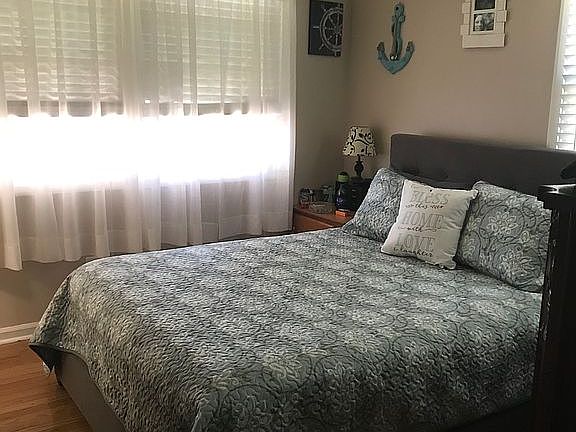 3rd image of 694 Country Ln
