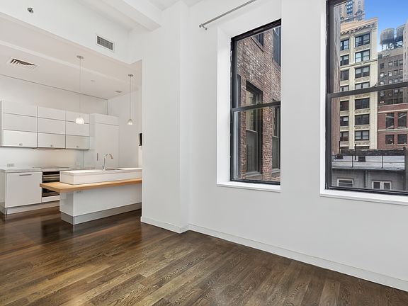 3rd image of 11 E 36th St Suite 504