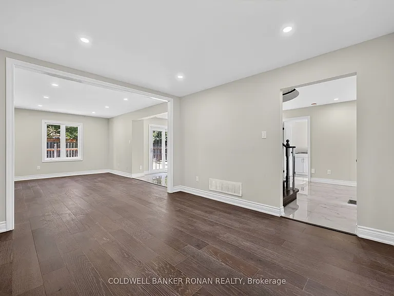 8 McCullough Ave — Photo 15