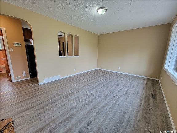5th image of 313 Strange St