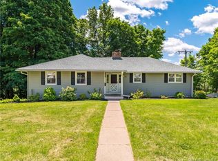 54 Hillside St, Manchester, CT 06042