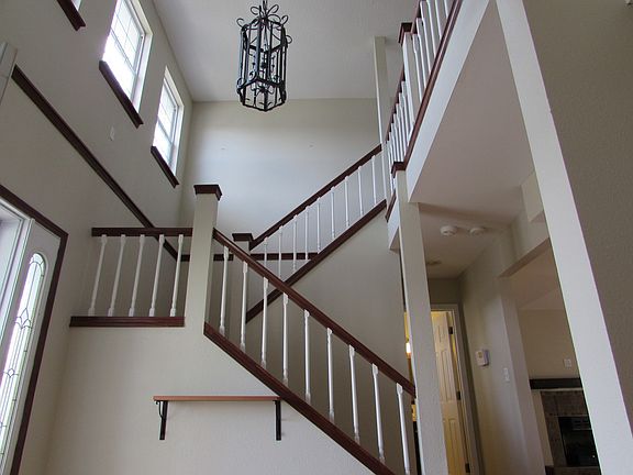 4th image of 127 Dogwood Cir