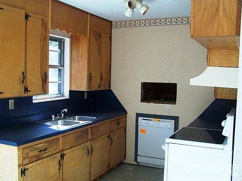 5th image of 310 S Deerfoot Ln