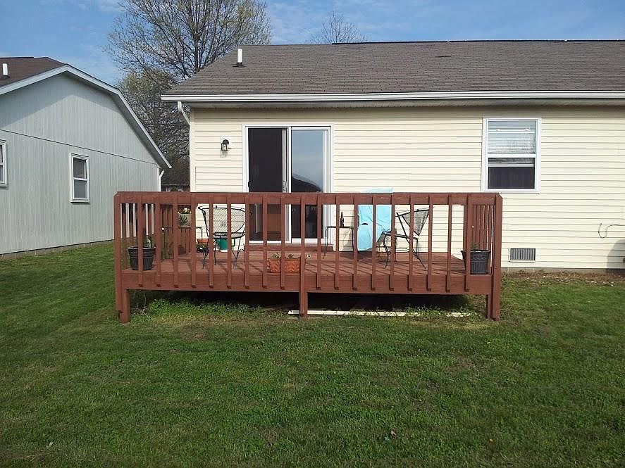 2nd image of 110 Twin Oaks Dr
