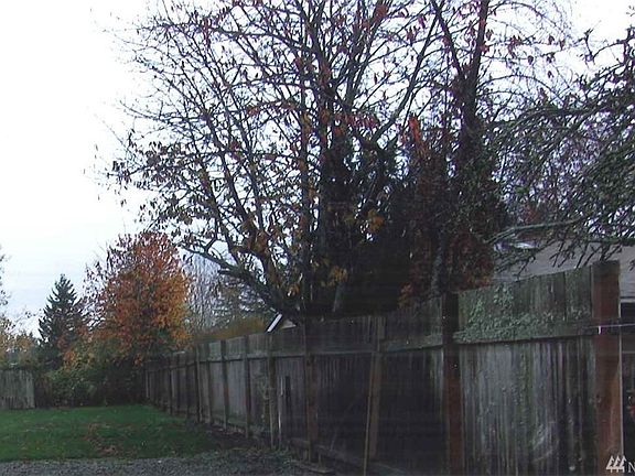 3rd image of 10514 22nd Ave E