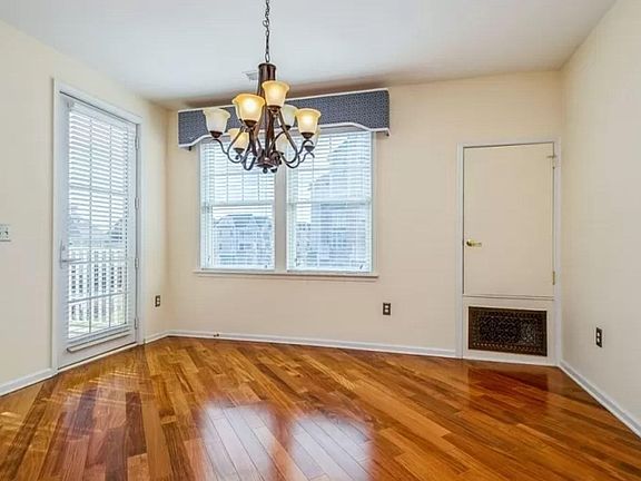 5th image of 33 Cooper Ave Unit 213