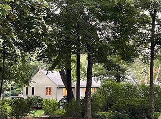 19 Cortland Ln, Lynnfield, MA 01940