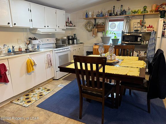 4th image of 13 Glen Rock Rd