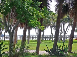 25 S Sewalls Point Rd, Sewalls Pt, FL 34996