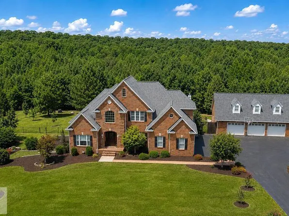 124 River Oak Dr, Danville, VA 24541