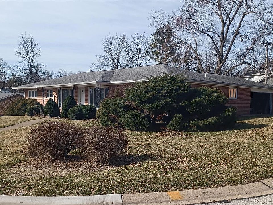 1st image of 737 Villa Capri Ct