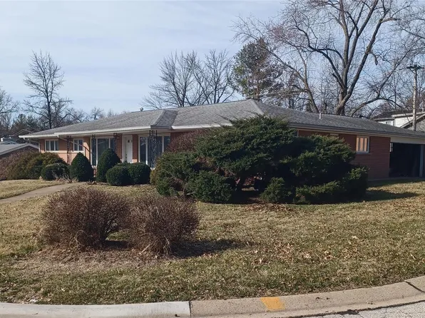 737 Villa Capri Ct, Saint Louis, MO 63132